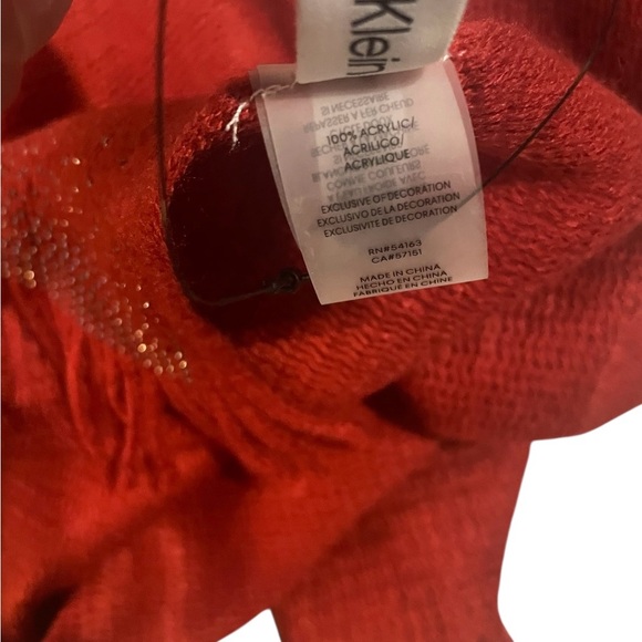 Calvin Klein Red Scarf and Time and Tru‎ gloves set - Picture 4 of 6